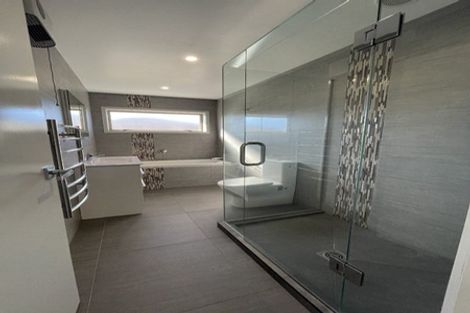 Photo of property in 35 Riverglade Parkway, Te Atatu South, Auckland, 0610