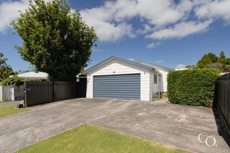 Photo of property in 26 Queen Road, Bellevue, Tauranga, 3110