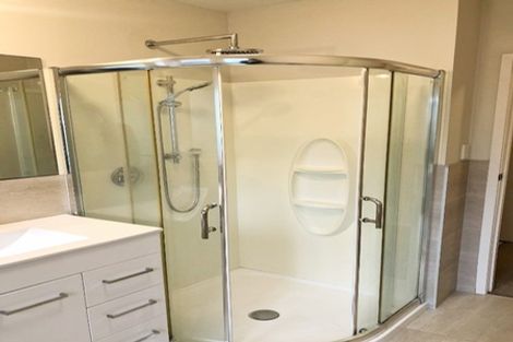 Photo of property in 1/16 Green Lane East, Remuera, Auckland, 1050