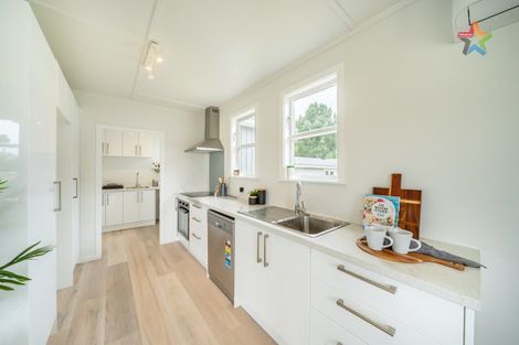 Photo of property in 43 Benge Crescent, Naenae, Lower Hutt, 5011