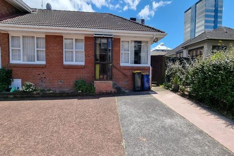 Photo of property in 2/19 Huron Street, Takapuna, Auckland, 0622