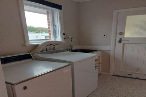 Photo of property in 1 Craig Grove, Elderslea, Upper Hutt, 5018