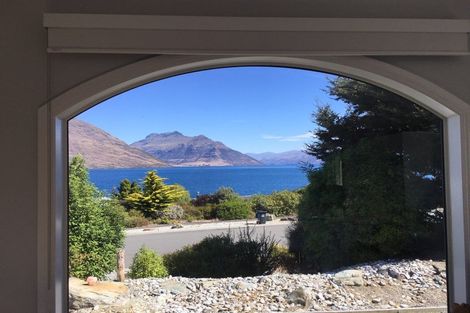 Photo of property in 57 Cedar Drive, Kelvin Heights, Queenstown, 9300