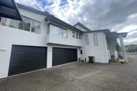 Photo of property in 9 Armstrong Farm Drive, East Tamaki Heights, Auckland, 2016