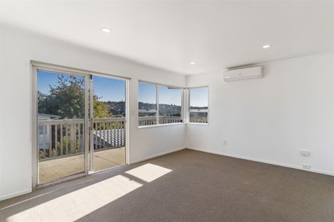 Photo of property in 42 Tamahere Drive, Glenfield, Auckland, 0629