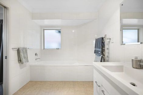 Photo of property in 3 Oakwood Place, Pukekohe, 2120