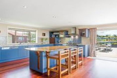 Photo of property in 12 Grovenor Drive, Orewa, 0931