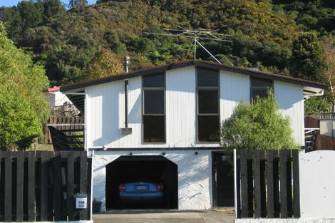 Photo of property in 158 George Street, Stokes Valley, Lower Hutt, 5019
