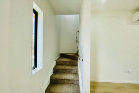 Photo of property in 9d Rountree Place, Conifer Grove, Takanini, 2112