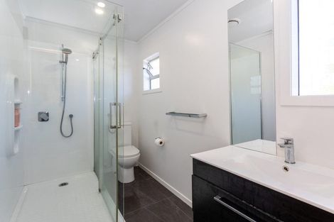 Photo of property in 24 Waikoukou Valley Road, Waimauku, 0812