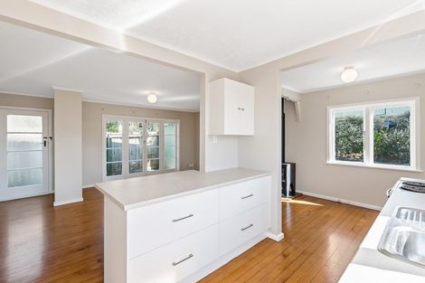 Photo of property in 30 Anaru Street, Raumati Beach, Paraparaumu, 5032
