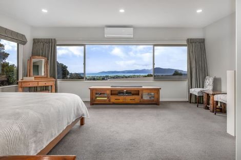 Photo of property in 2 Ocean Vista Lane, Paraparaumu, 5032