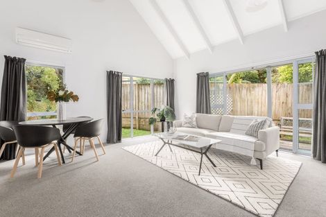 Photo of property in 2/54 Hungerford Road, Houghton Bay, Wellington, 6023