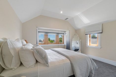 Photo of property in 48 Stanley Point Road, Stanley Point, Auckland, 0624