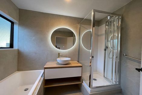 Photo of property in 1/16 Glen Vista Place, Bayview, Auckland, 0629