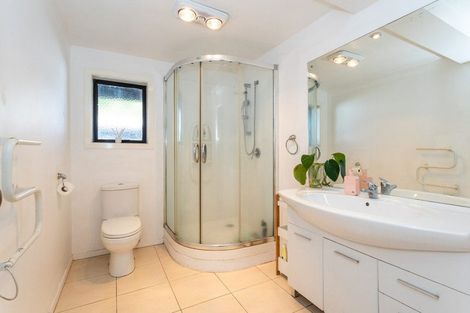 Photo of property in 24 Waikoukou Valley Road, Waimauku, 0812