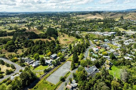 Photo of property in 24 Waikoukou Valley Road, Waimauku, 0812