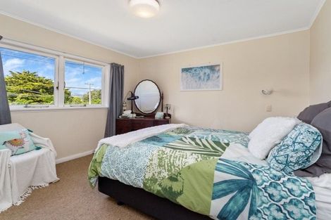 Photo of property in 111 Golf Road, Paraparaumu Beach, Paraparaumu, 5032