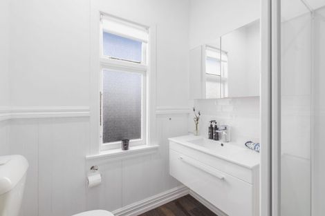 Photo of property in 74 Selwyn Street, Somerfield, Christchurch, 8024