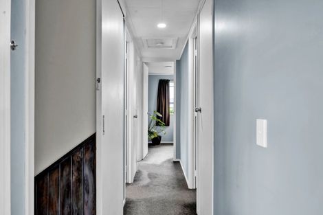 Photo of property in 73 Heta Road, Highlands Park, New Plymouth, 4312