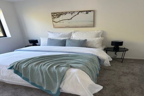 Photo of property in 1a Adelie Place, Murrays Bay, Auckland, 0630