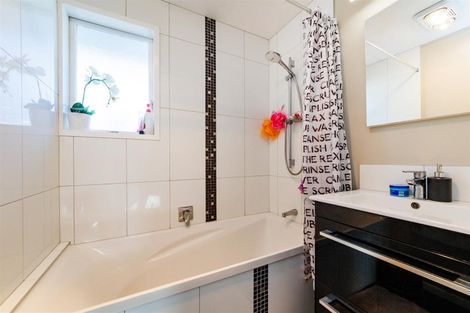 Photo of property in 181a Bridge Street, Bulls, 4818