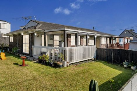 Photo of property in 2/56 Archibald Road, Kelston, Auckland, 0602