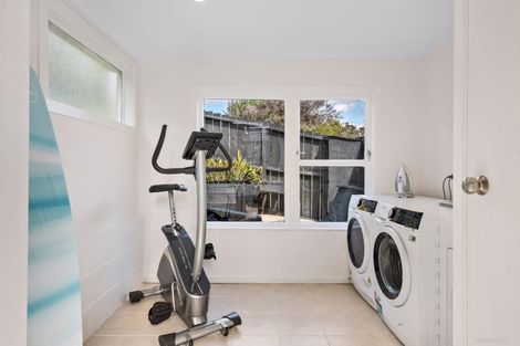 Photo of property in 1/50 Glencoe Road, Browns Bay, Auckland, 0630