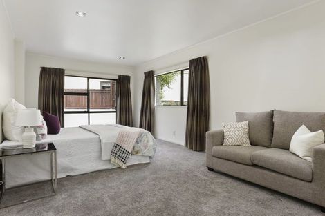 Photo of property in 2/41 Glenmore Road, Sunnyhills, Auckland, 2010
