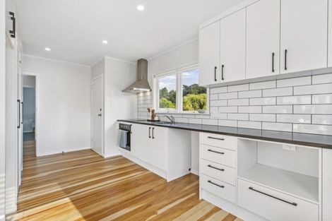 Photo of property in 38 Woodside Road, Massey, Auckland, 0614