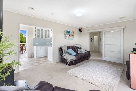 Photo of property in 6 Mowbray Place, Sunnynook, Auckland, 0620