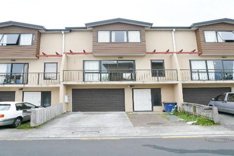 Photo of property in 6/8 Margan Avenue, New Lynn, Auckland, 0600