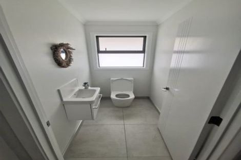 Photo of property in 90 Pakanga Grove, Pyes Pa, Tauranga, 3112