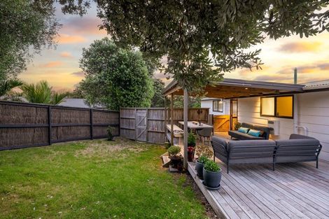 Photo of property in 12 Twilight Bay, Omaha, 0986