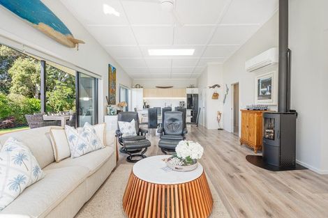 Photo of property in 10 Voyager Place, Cooks Beach, Whitianga, 3591