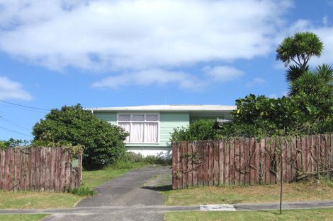 Photo of property in 43 Pupuke Road, Birkenhead, Auckland, 0627