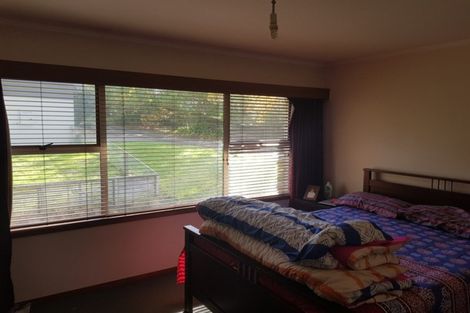 Photo of property in 2/22 Mannering Place, Hillcrest, Auckland, 0627