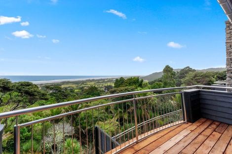 Photo of property in 84 Domain Crescent, Muriwai, Waimauku, 0881