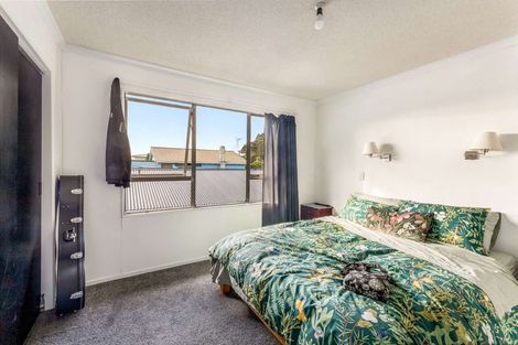 Photo of property in 84 Pioneer Road, Moturoa, New Plymouth, 4310