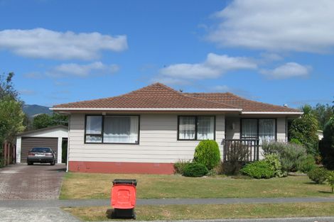 Photo of property in 42 Larchmont Grove, Totara Park, Upper Hutt, 5018