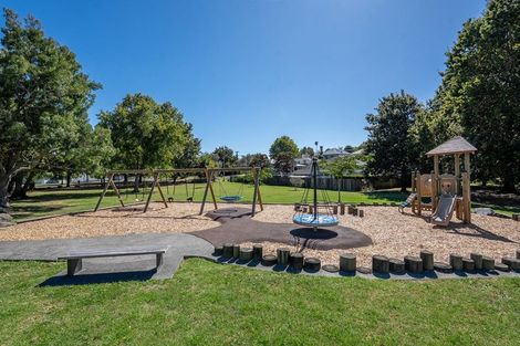 Photo of property in 27 Hastings Parade, Devonport, Auckland, 0624