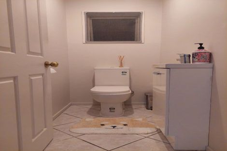 Photo of property in 21 Suncrest Drive, West Harbour, Auckland, 0618