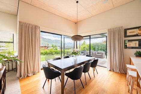 Photo of property in 1 Kirimoko Crescent, Wanaka, 9305