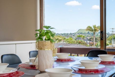 Photo of property in 140 Fisher Parade, Farm Cove, Auckland, 2012