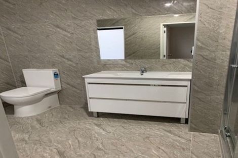 Photo of property in 10 Tapuwae Way, Mangere Bridge, Auckland, 2022