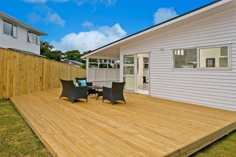 Photo of property in 21 Cassino Street, Bayswater, Auckland, 0622