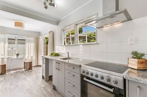 Photo of property in 10 Rako Place, Manurewa, Auckland, 2102