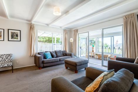 Photo of property in 13 Lookout Drive, Laingholm, Auckland, 0604