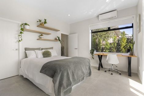 Photo of property in 12 Hyde Road, Rothesay Bay, Auckland, 0630