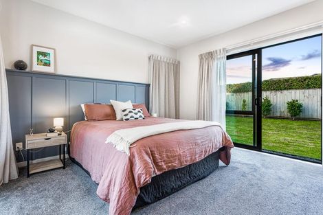 Photo of property in 17 Leebank Crescent, Riverhead, 0820